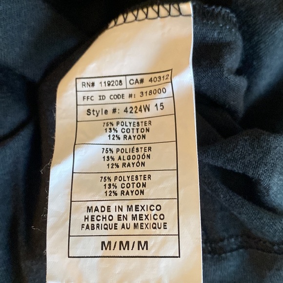 Long Sleeve Distressed Bruins Logo Medium - Picture 5 of 5